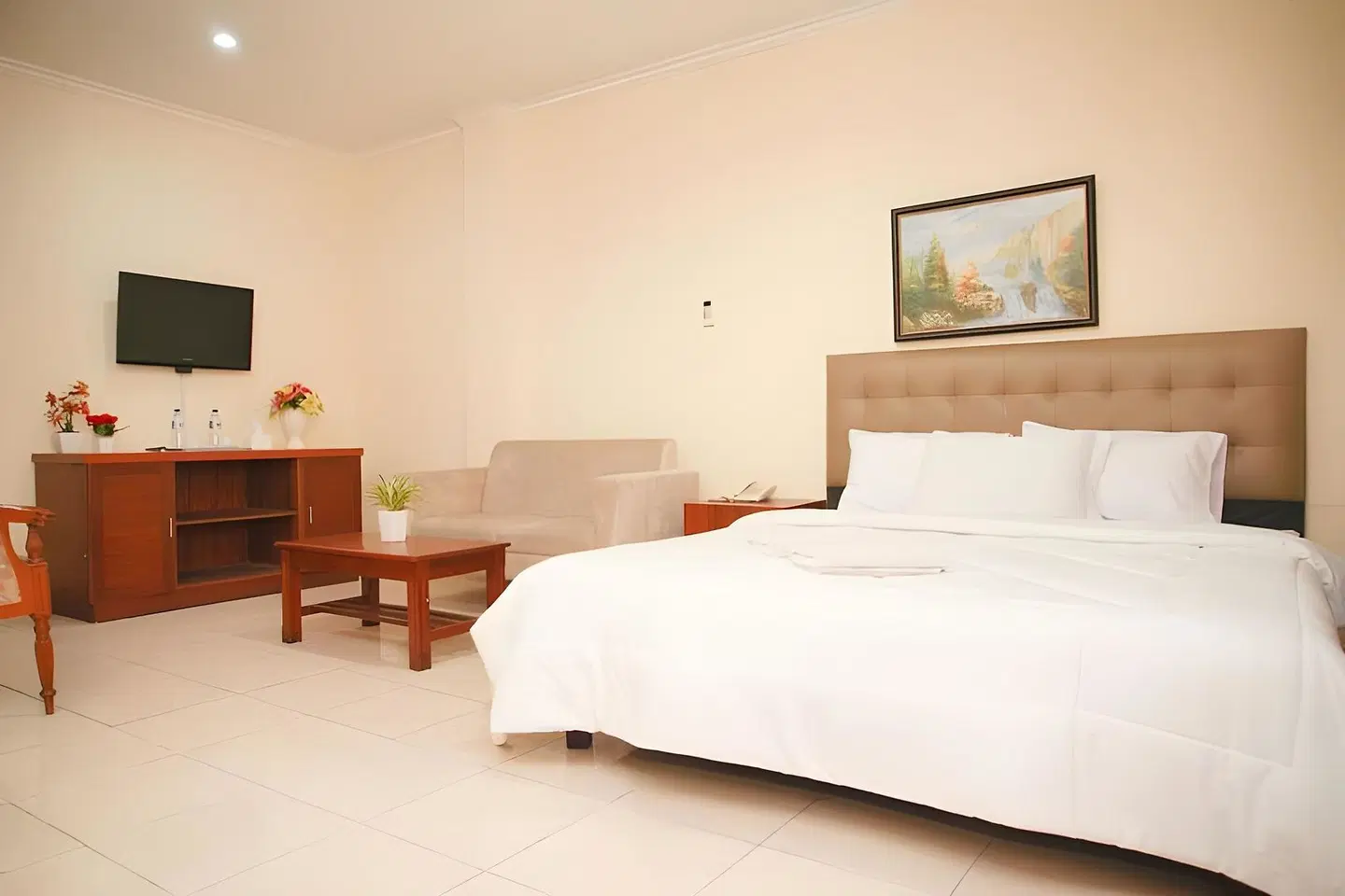 Hotel Nusantara Indah Syariah ROOM_EXAMPLE