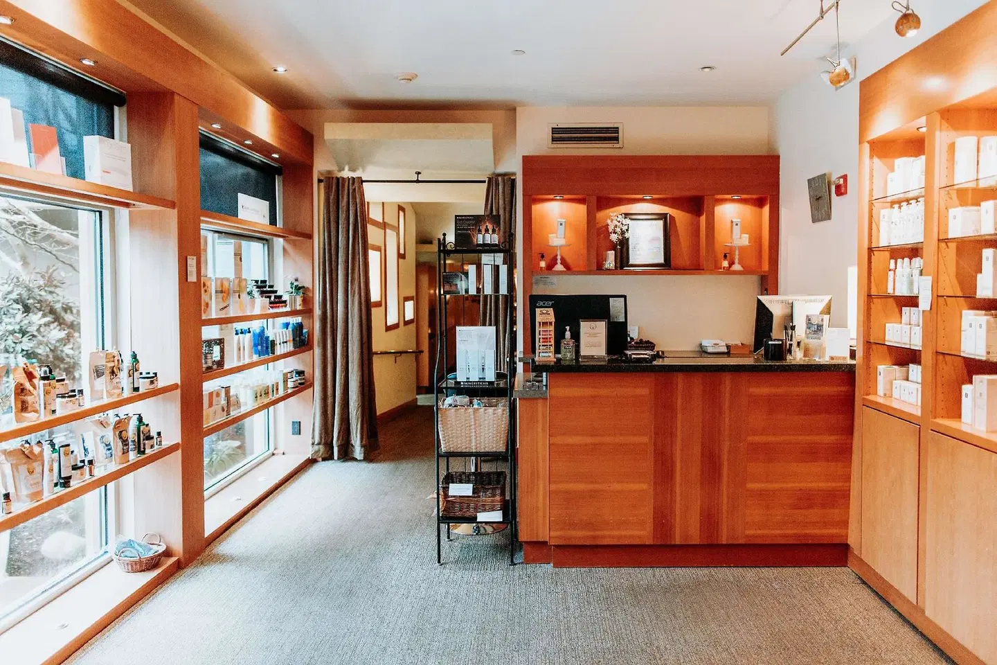 The Chrysalis Inn & Spa Bellingham, Curio Collection by Hilton LOUNGE_LOBBY