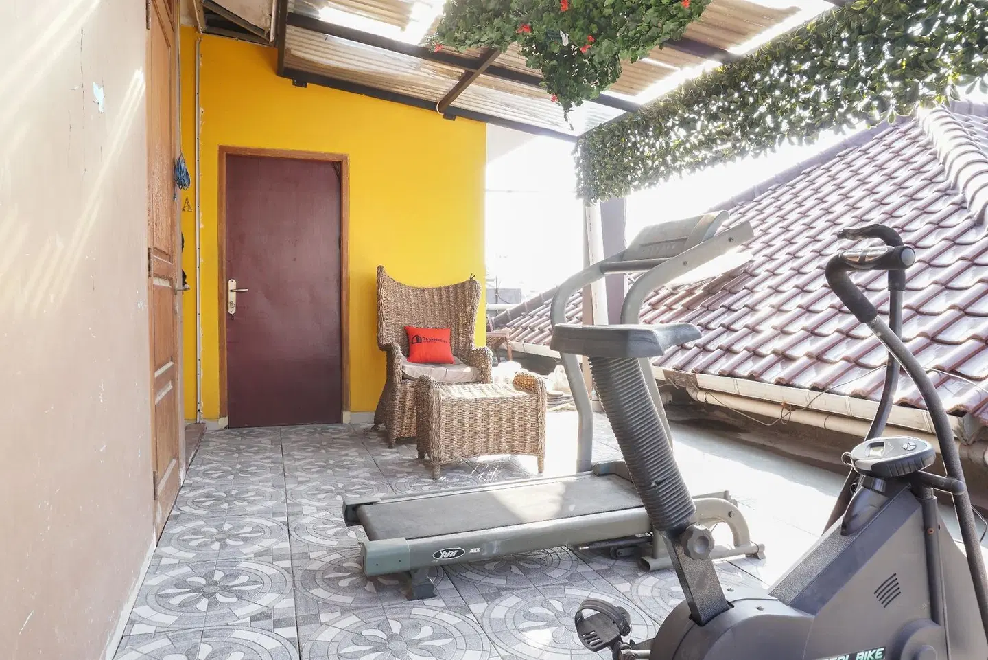 Residences by RedDoorz near Kemang Square SPORTS_AND_LEISURE