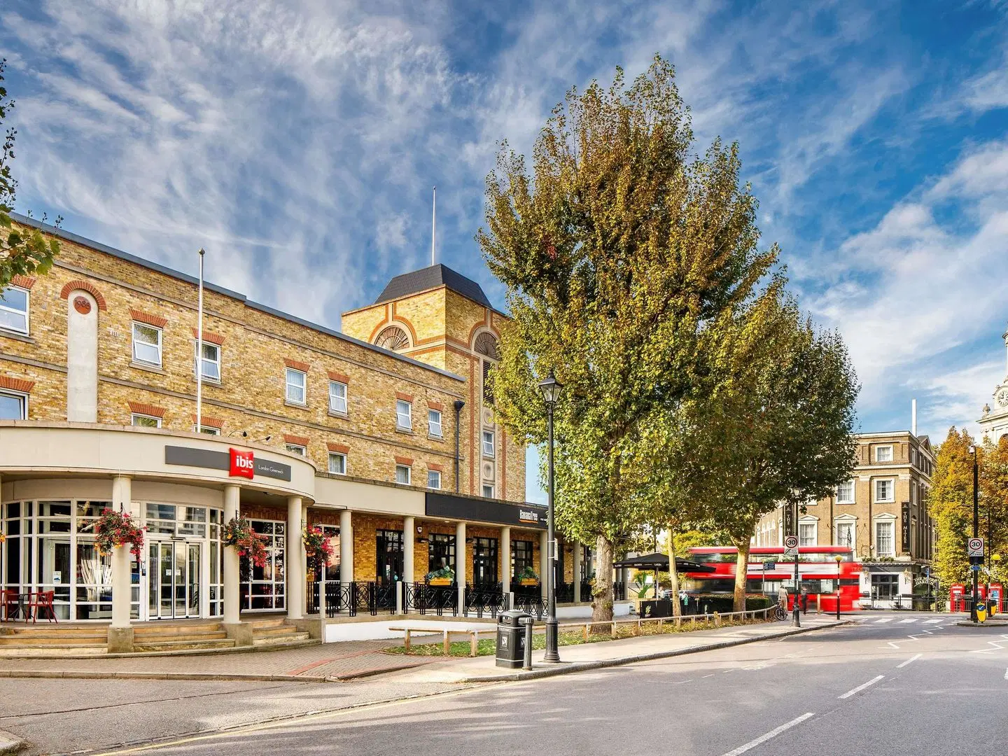 ibis London Greenwich EXTERIOR