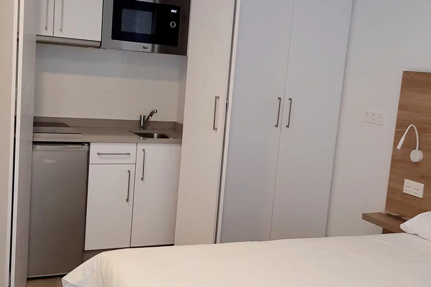 Kikere Studios ROOM_EXAMPLE