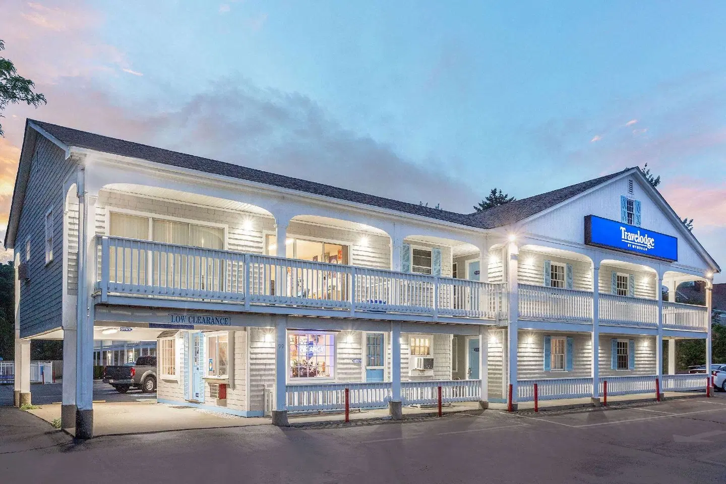Travelodge by Wyndham Cape Cod Area EXTERIOR