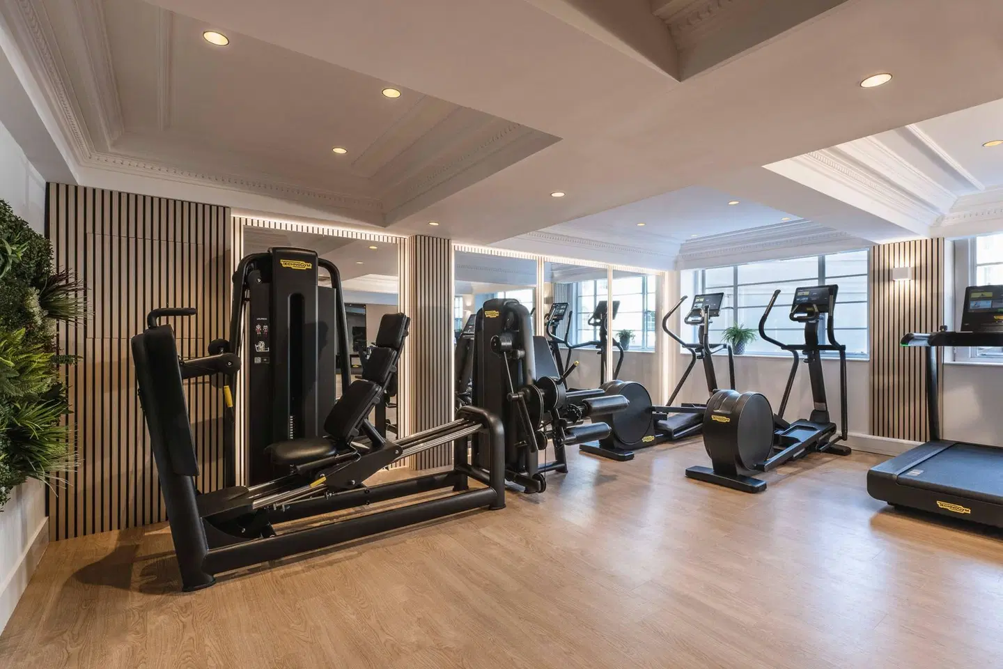 Meliá White House Apartments SPORTS_AND_LEISURE