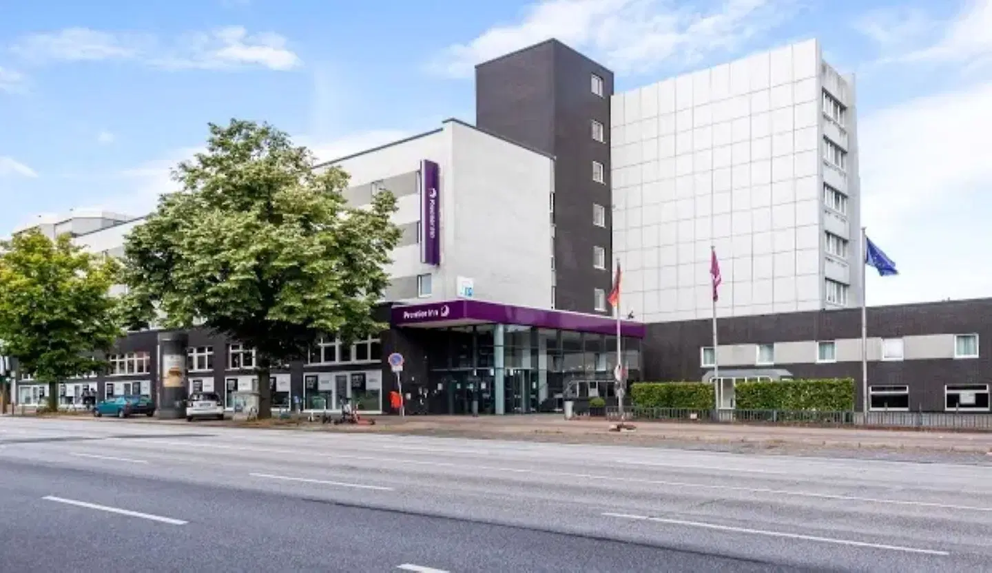 Premier Inn Hamburg City Alster hotel EXTERIOR