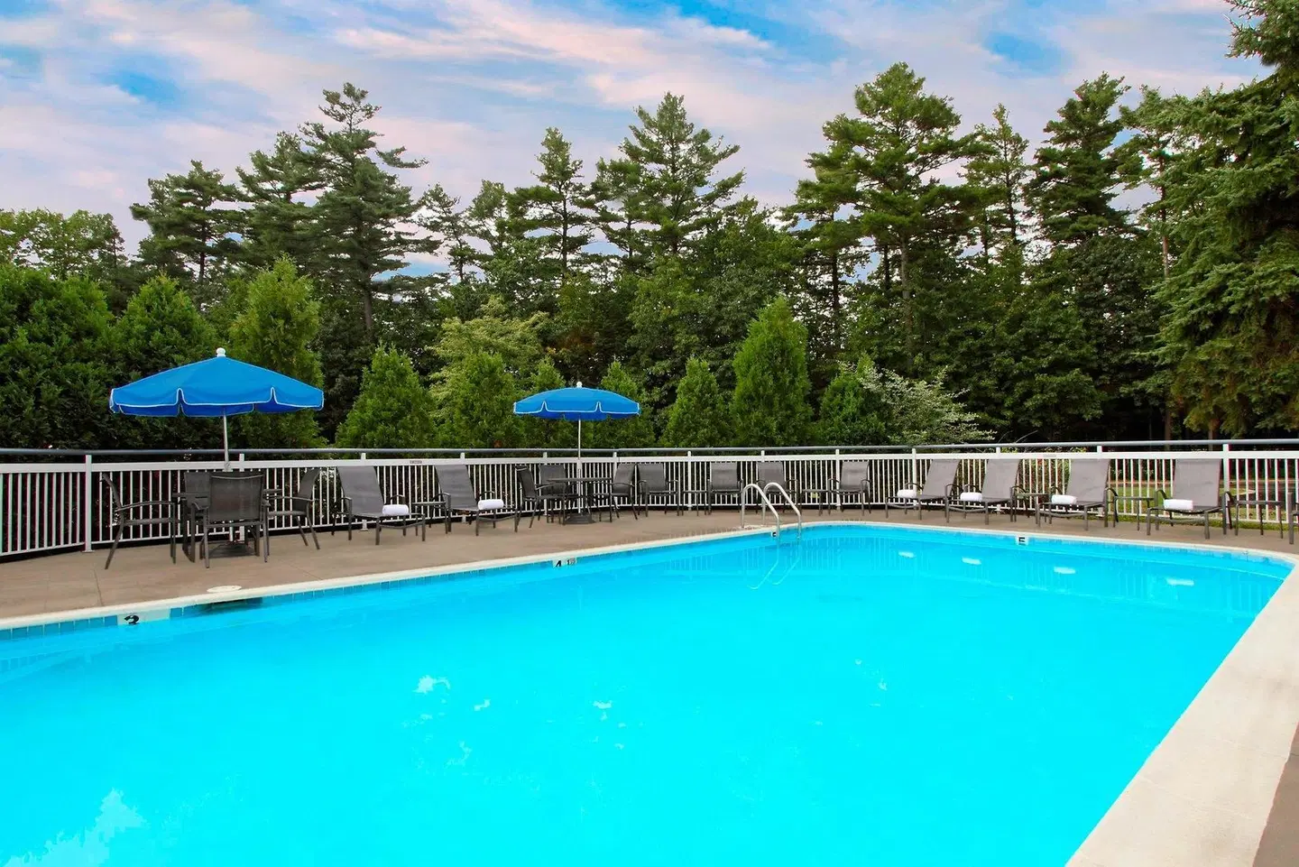 Fairfield Inn by Marriott Portland Maine Mall OUTDOOR_POOL