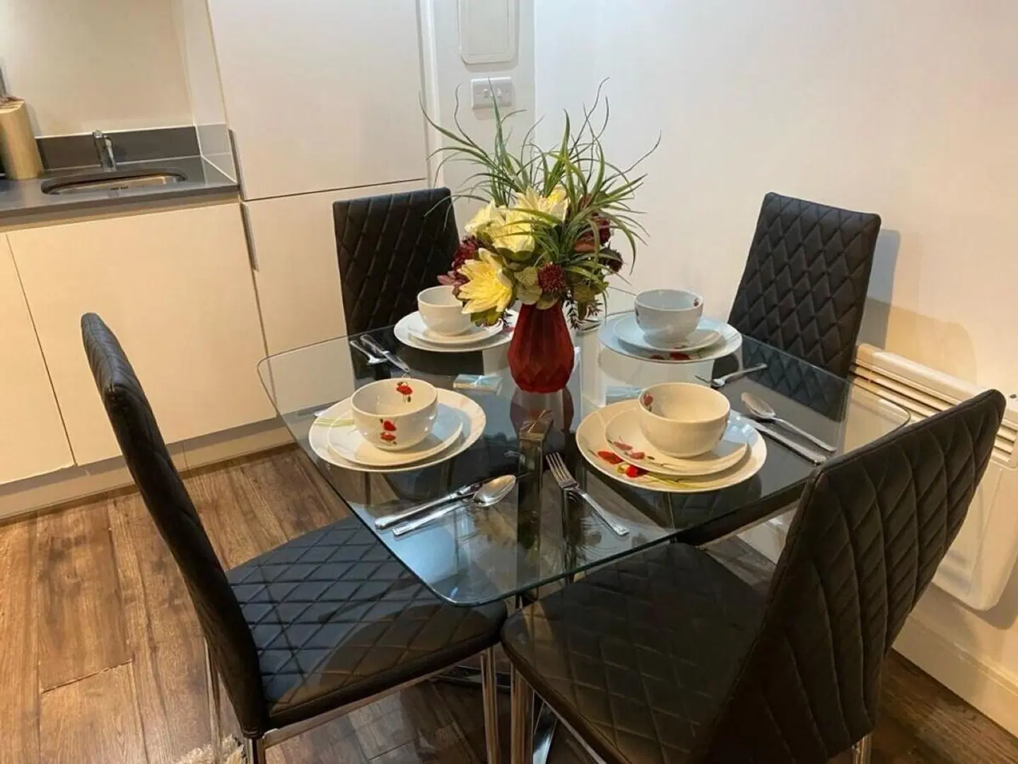 Seven Living Broadway Residences - Birmingham City Centre RESTAURANT