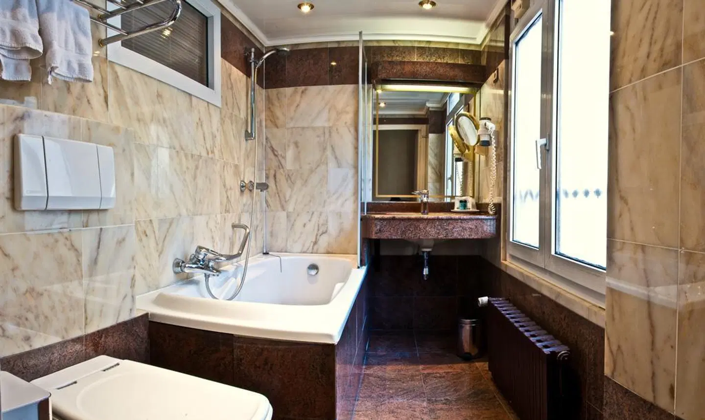 Hôtel Du Midi Paris Badezimmer
