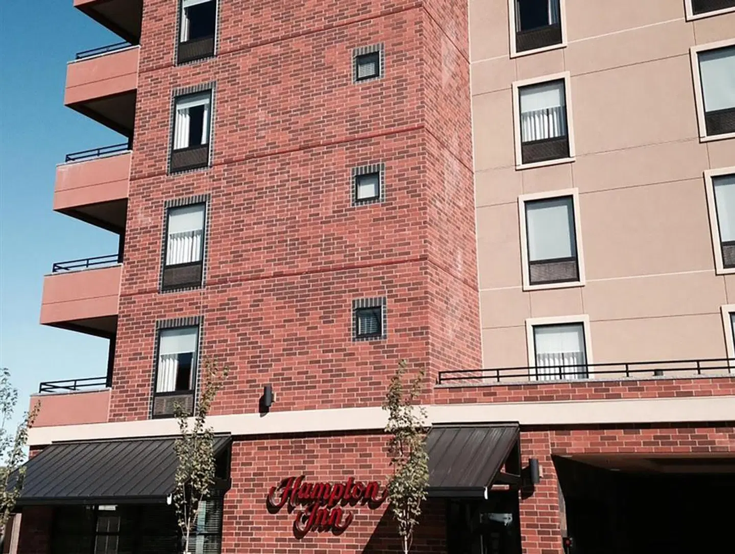 Hampton Inn Seattle/Everett EXTERIOR