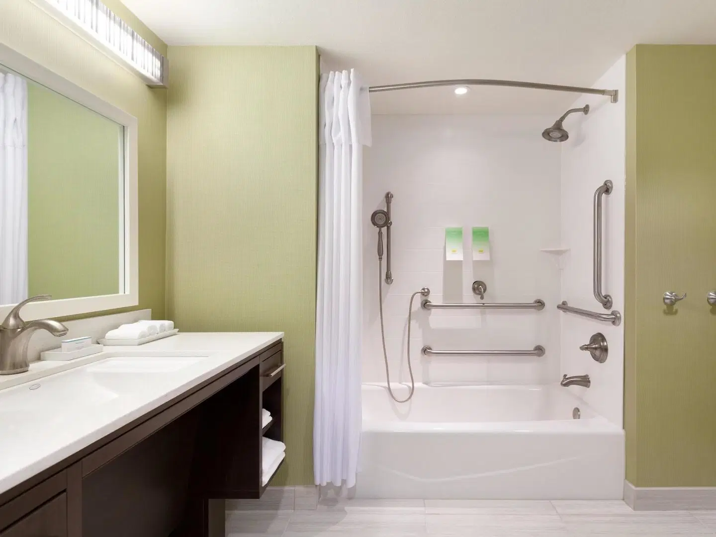 Home2 Suites by Hilton Seattle Airport Badezimmer
