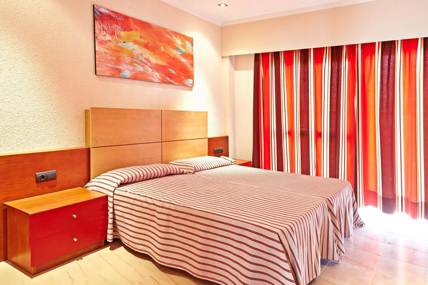 MLL Caribbean Bay ROOM_EXAMPLE