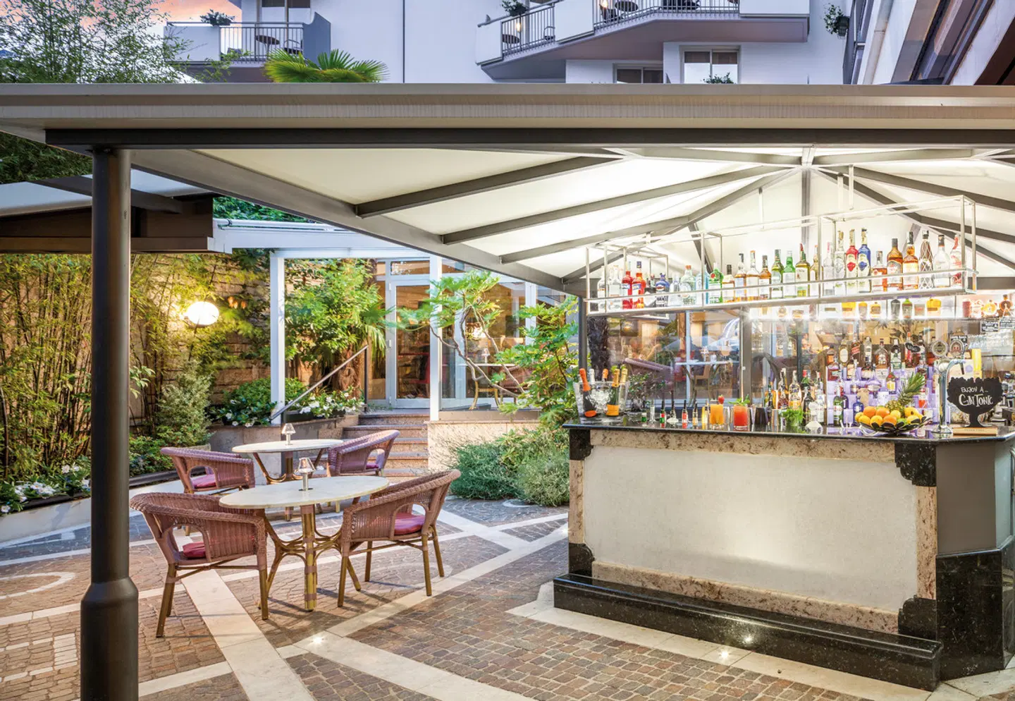 Continental Bar