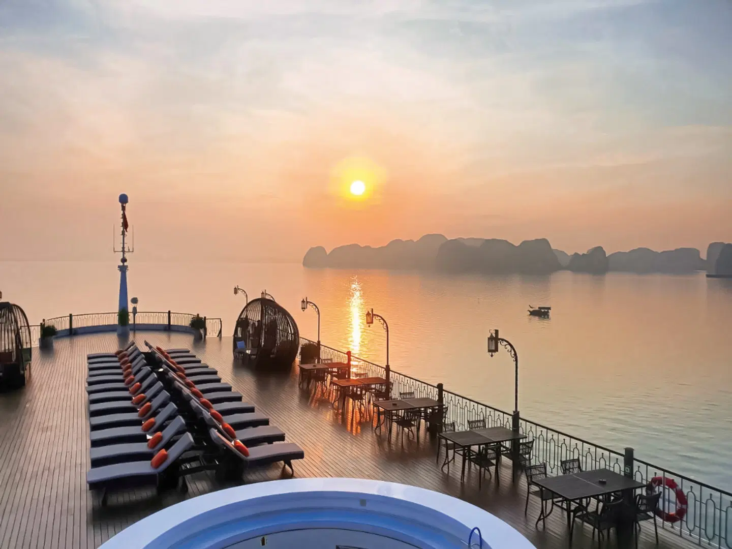 Halong Bucht mit Stil (1 Nacht) OUTDOOR_POOL