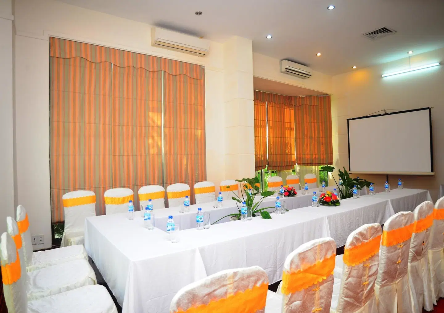 Central Hotel CONFERENCE