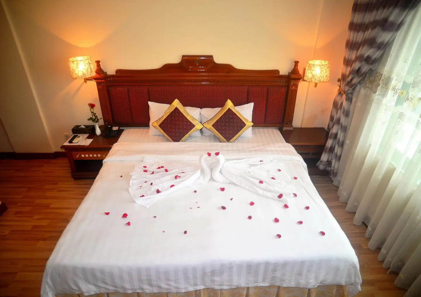 Central Hotel ROOM_EXAMPLE
