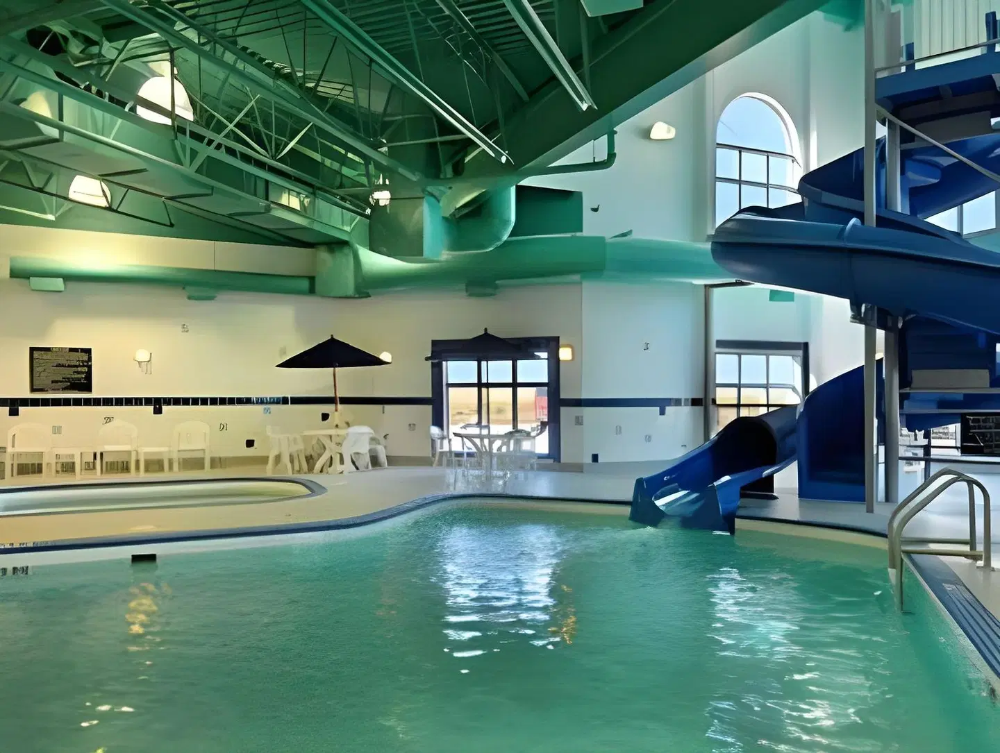 Ramada by Wyndham Weyburn Hallenbad