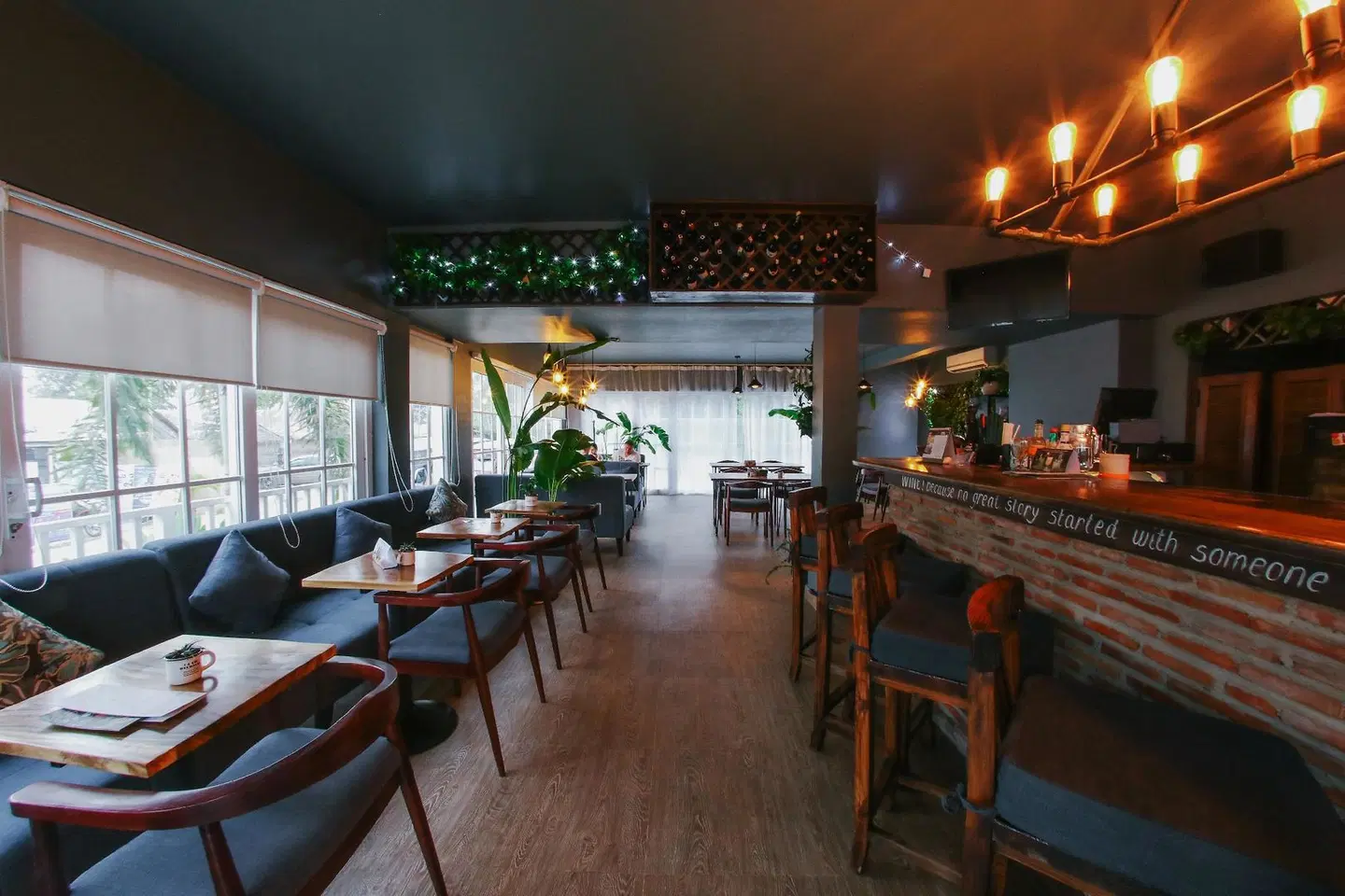 White Boutique Hotel & Residences RESTAURANT