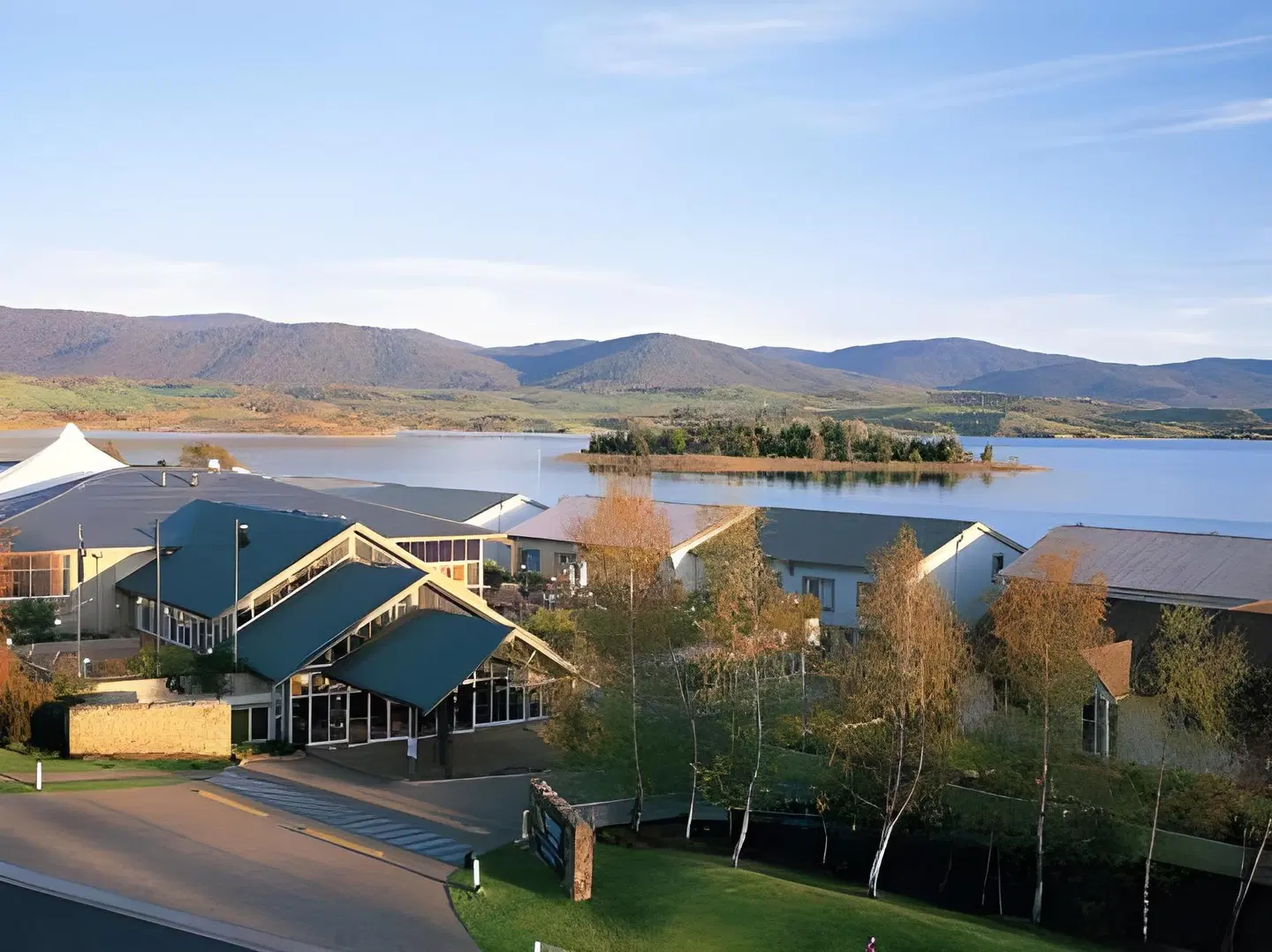 Horizons Lake Jindabyne EXTERIOR