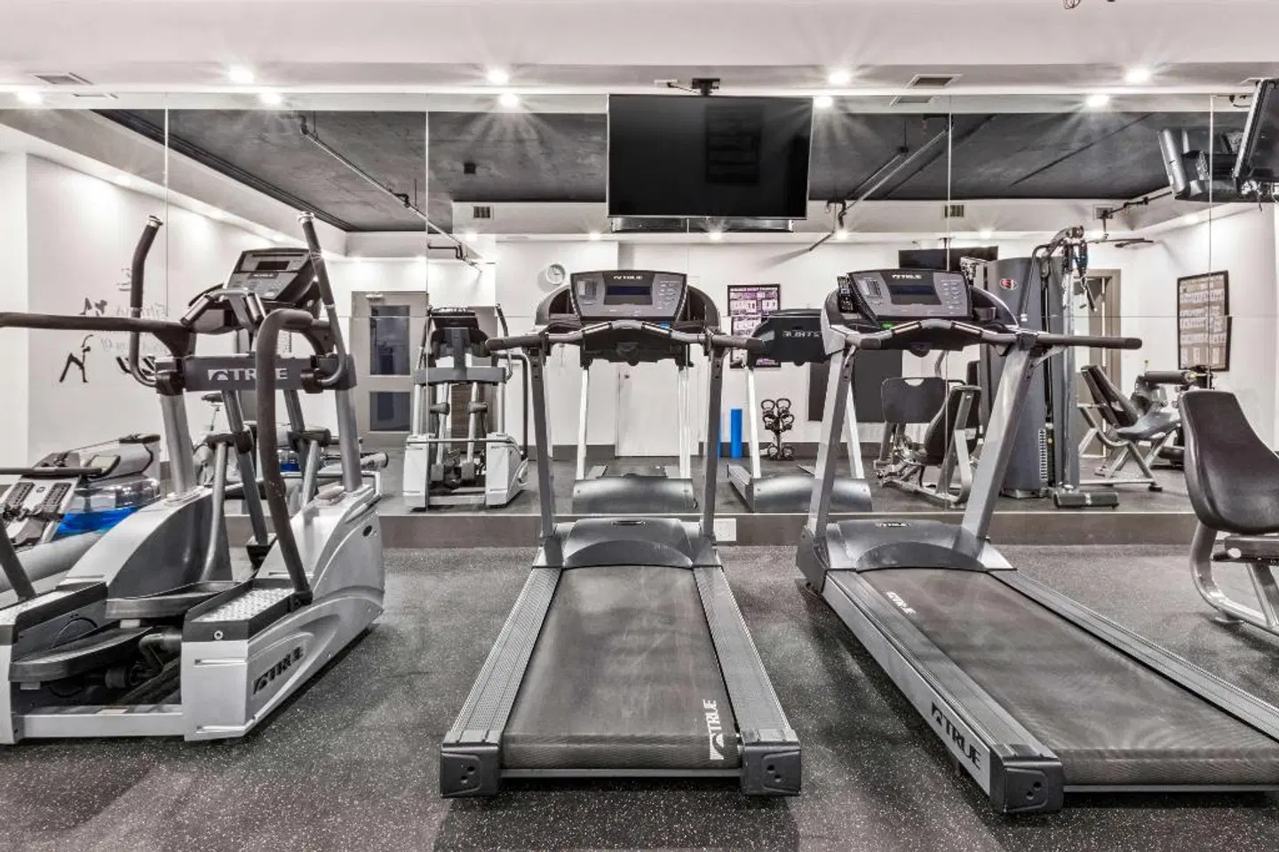 Best Western Premier Calgary Plaza Hotel & Conference Centre SPORTS_AND_LEISURE