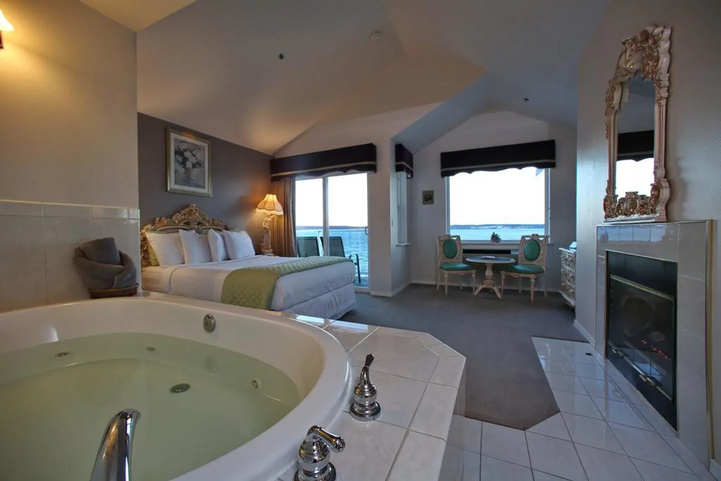 Tides Inn ROOM_EXAMPLE