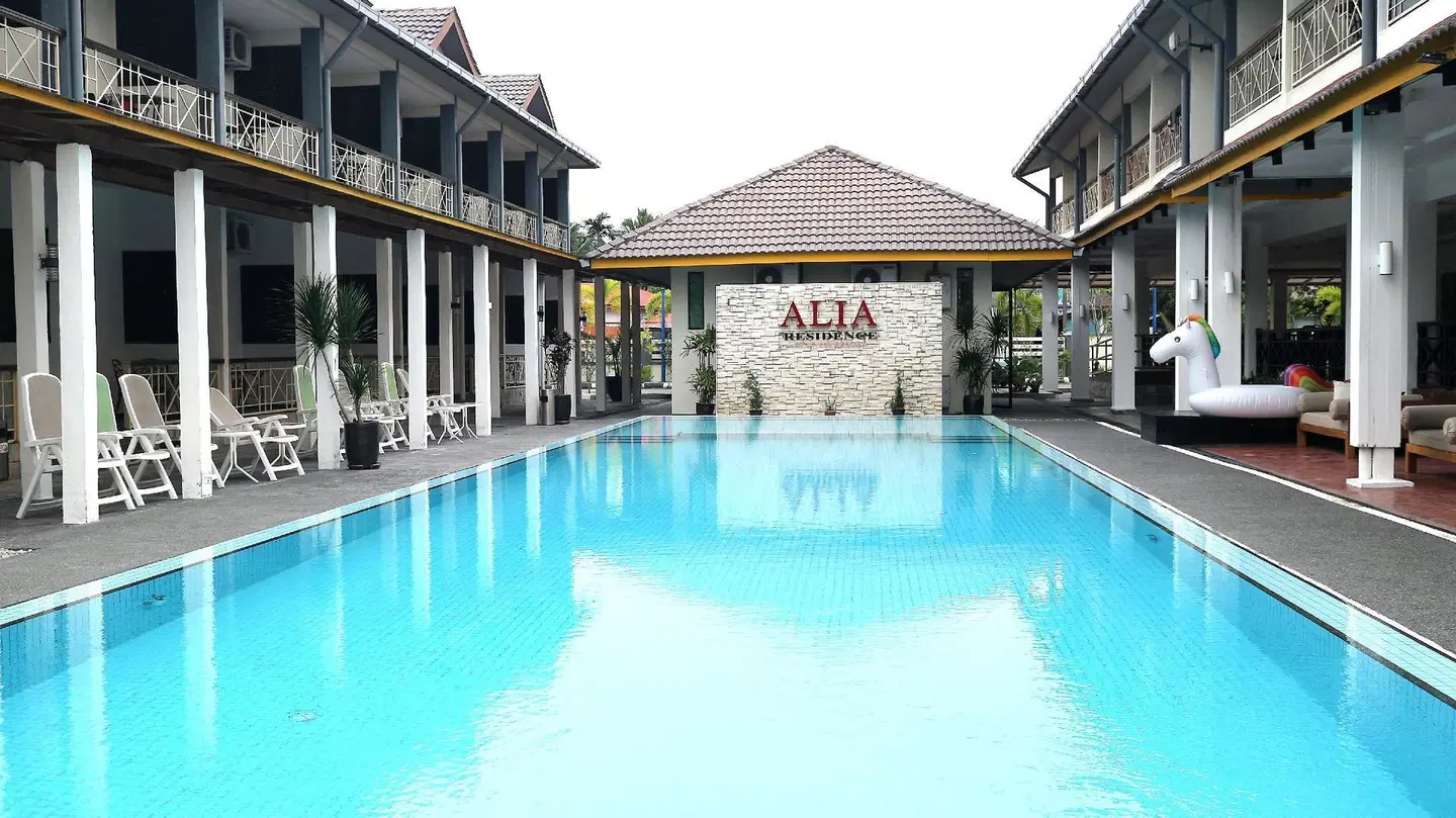 Alia Residence Business Resort OUTDOOR_POOL