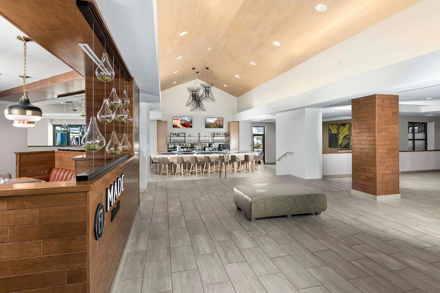 DoubleTree by Hilton Phoenix Chandler LOUNGE_LOBBY