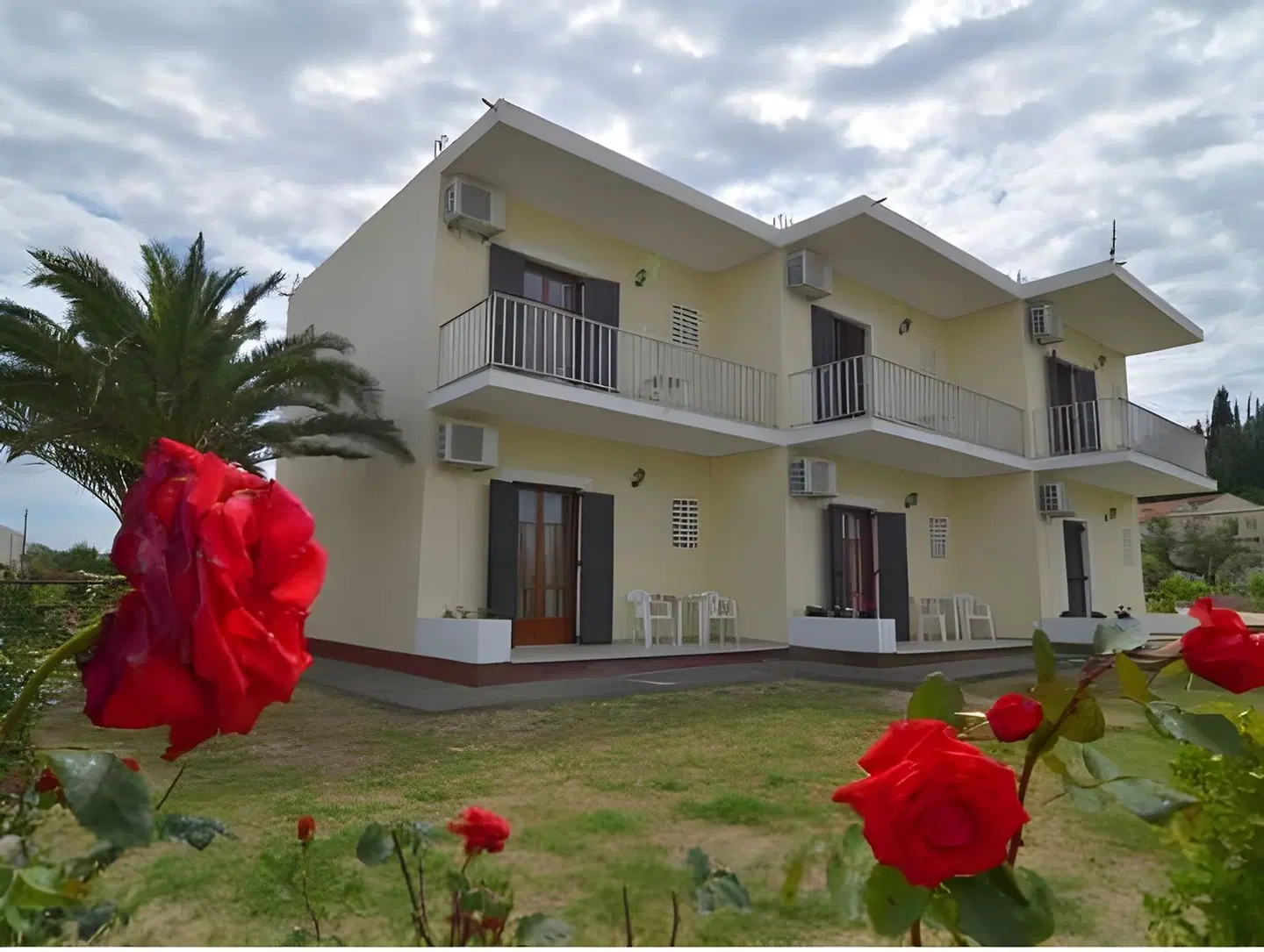 Megali Beach Nikos EXTERIOR