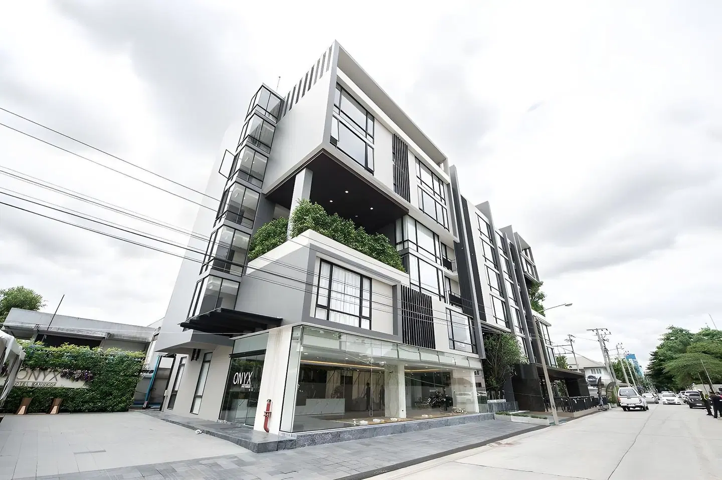 Onyx Hotel Bangkok EXTERIOR