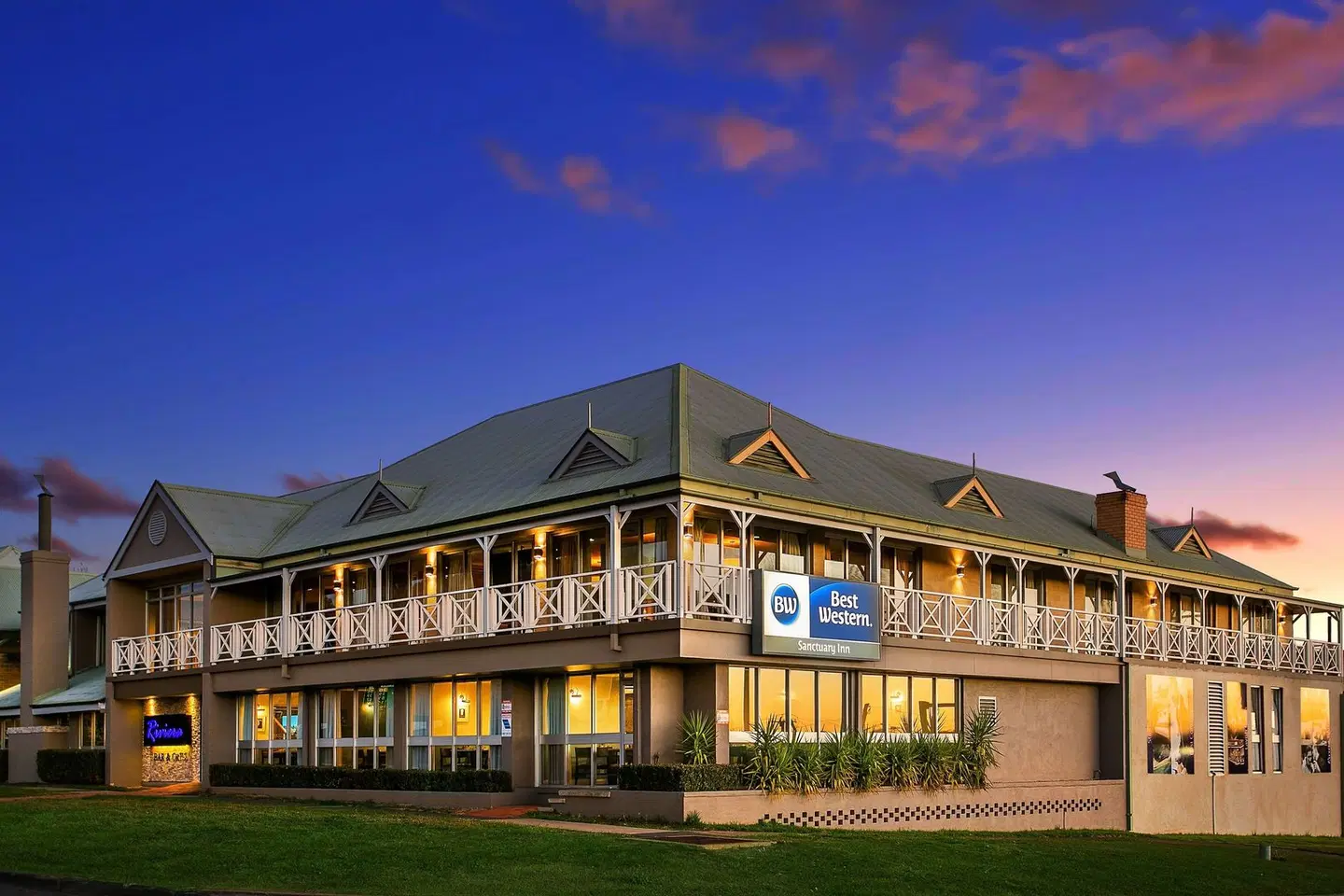 Best Western Sanctuary Inn EXTERIOR