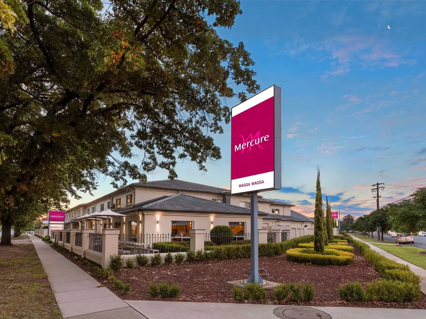 Mercure Wagga Wagga EXTERIOR