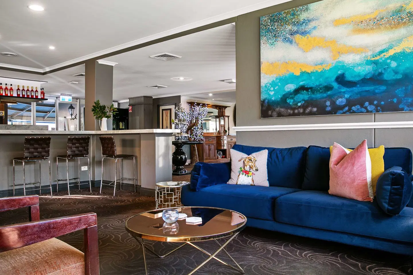 Best Western Sanctuary Inn Bar