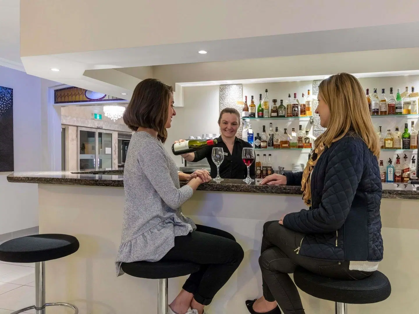 Mercure Wagga Wagga Bar