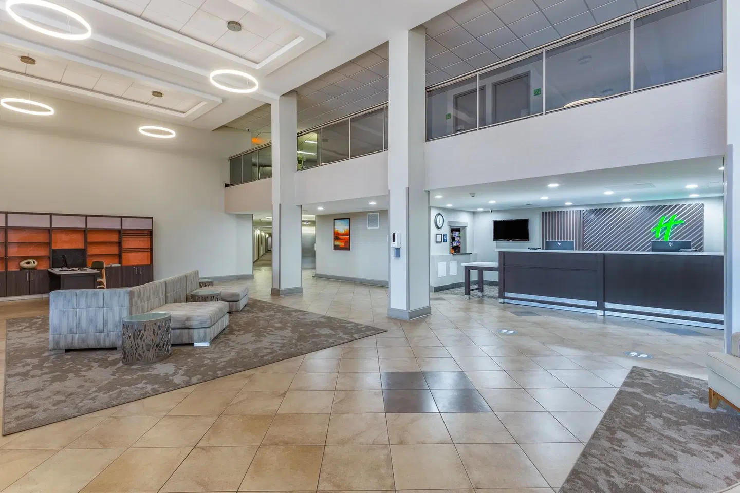 Holiday Inn Rockford (I-90&Rt 20/State St) by IHG LOUNGE_LOBBY