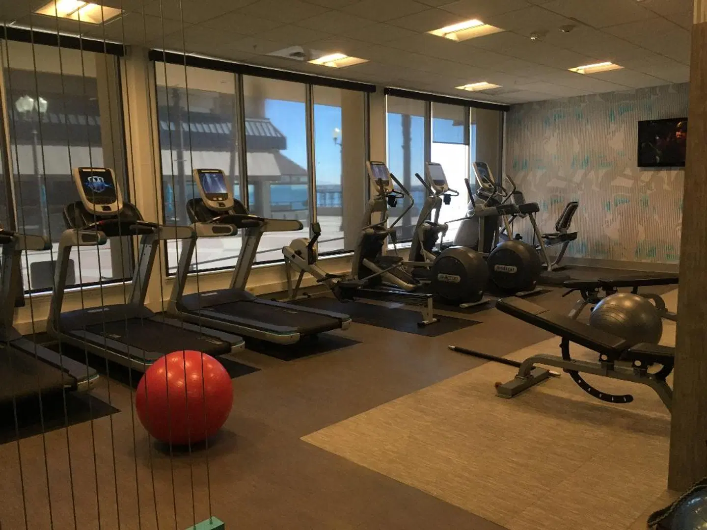 Crowne Plaza Hotel Ventura Beach SPORTS_AND_LEISURE