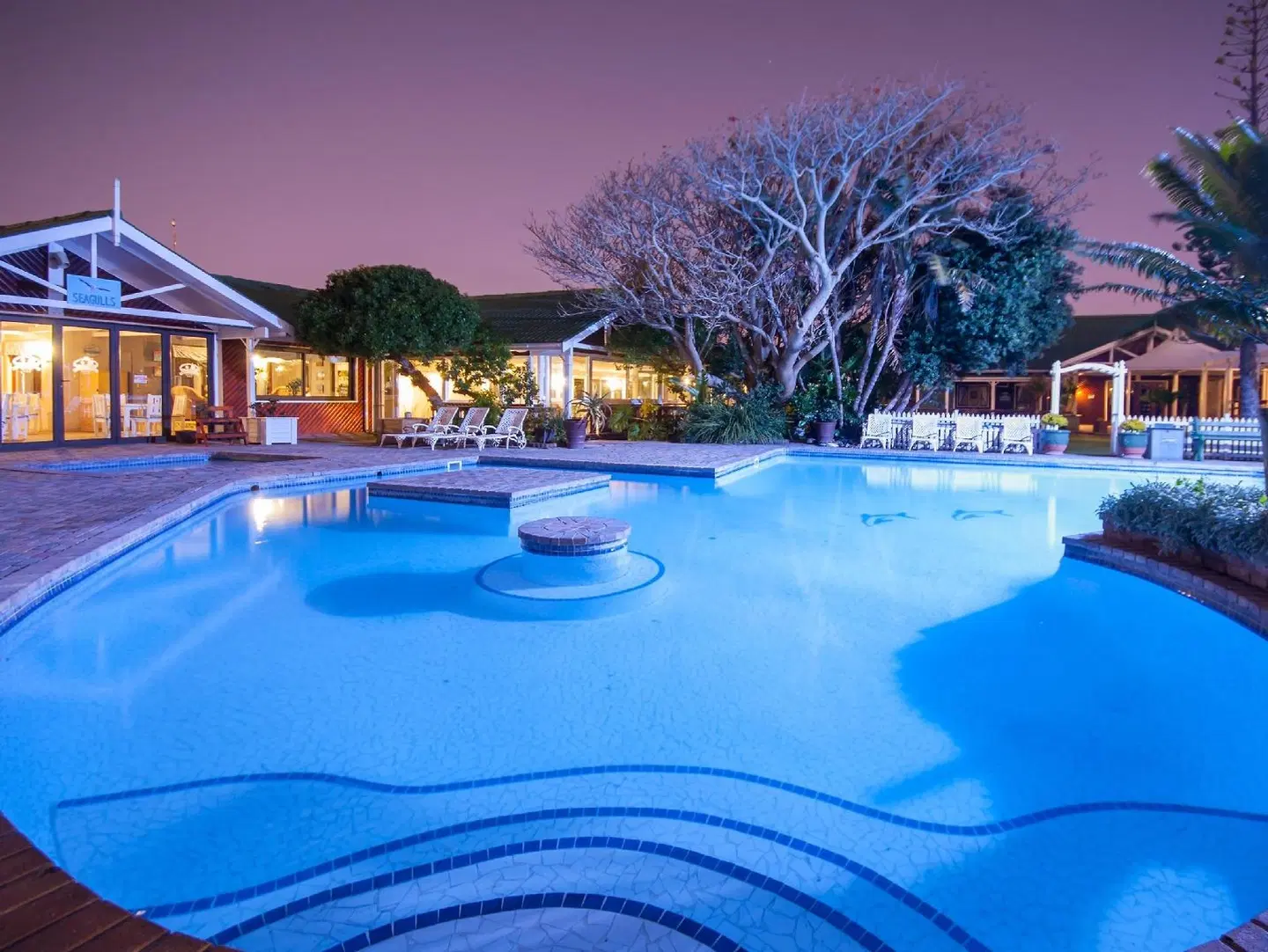 Pine Lodge Resort OUTDOOR_POOL