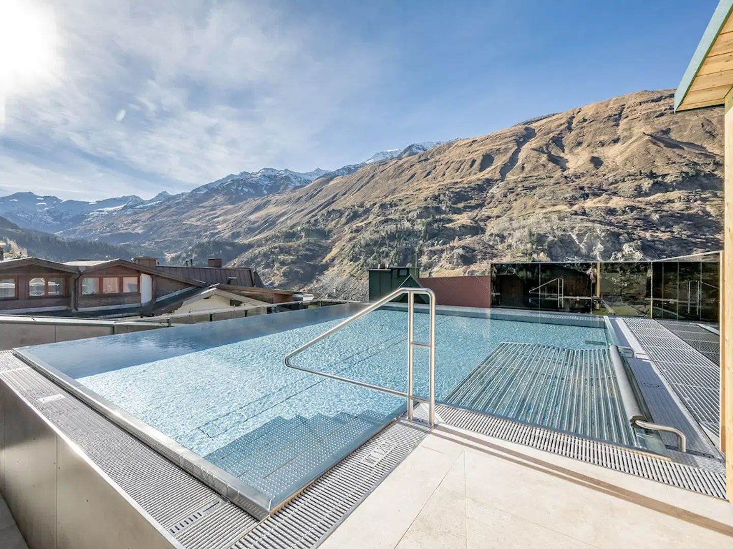 Enzian OUTDOOR_POOL