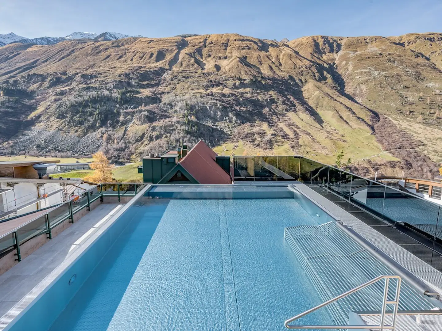 Enzian OUTDOOR_POOL