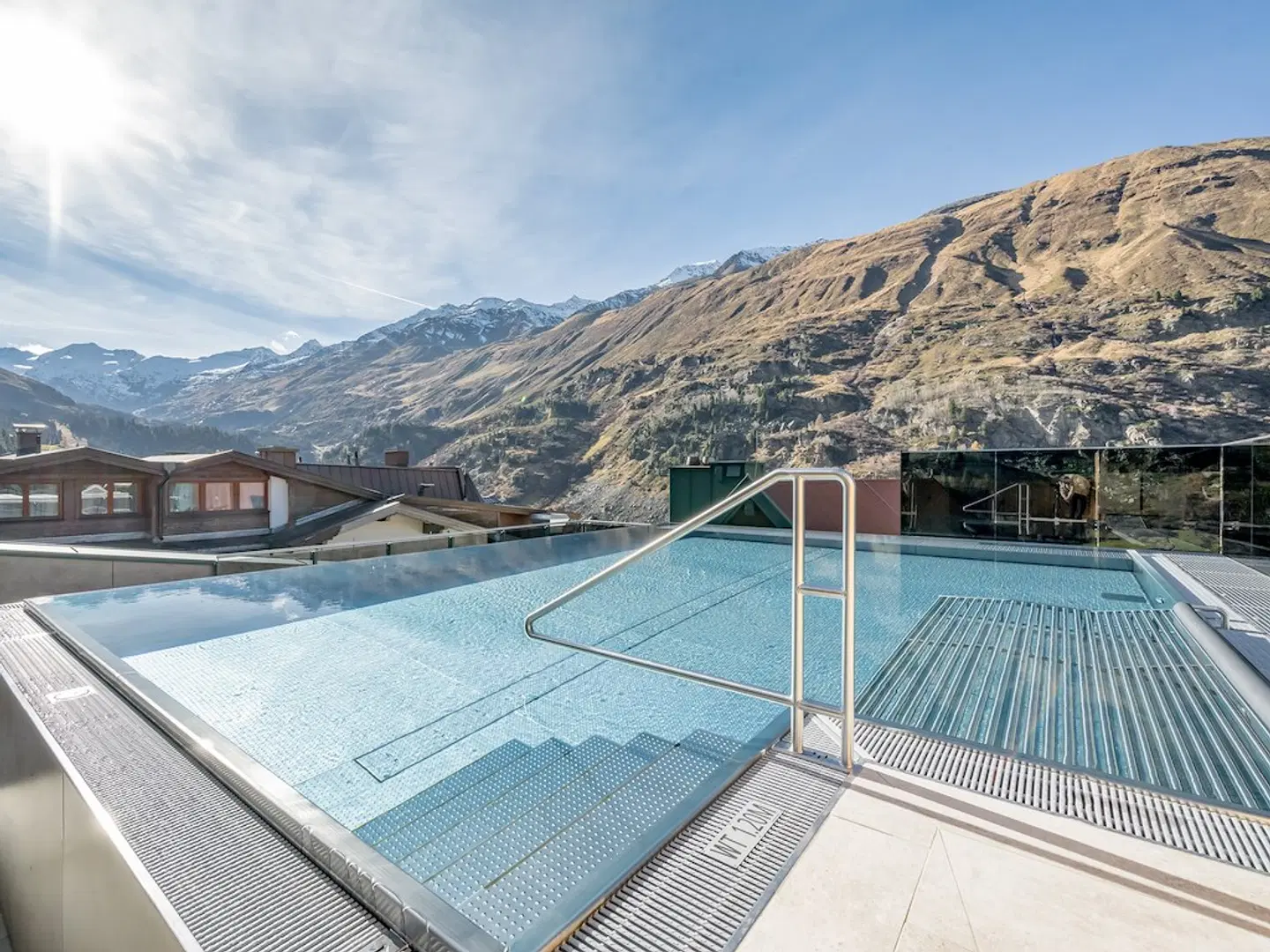 Enzian OUTDOOR_POOL