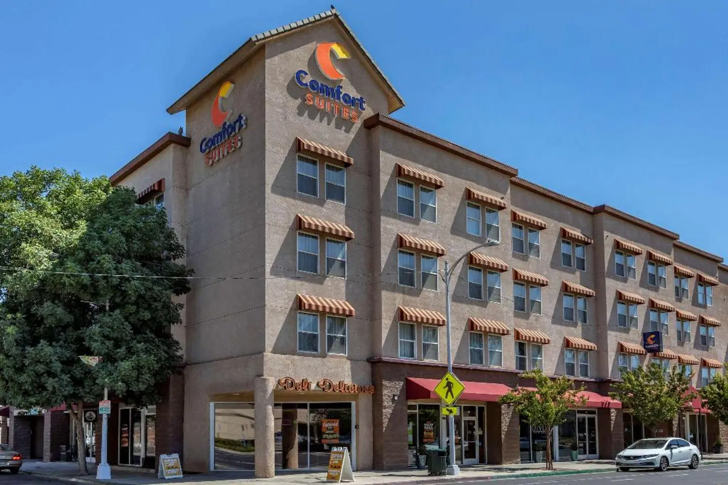 Comfort Suites Visalia - Convention Center EXTERIOR