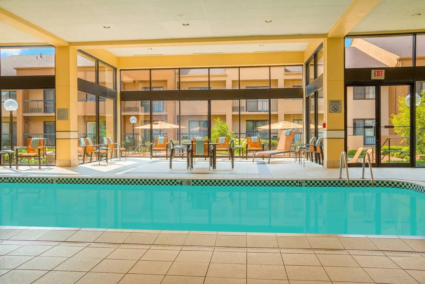 Courtyard by Marriott Chicago Deerfield Hallenbad