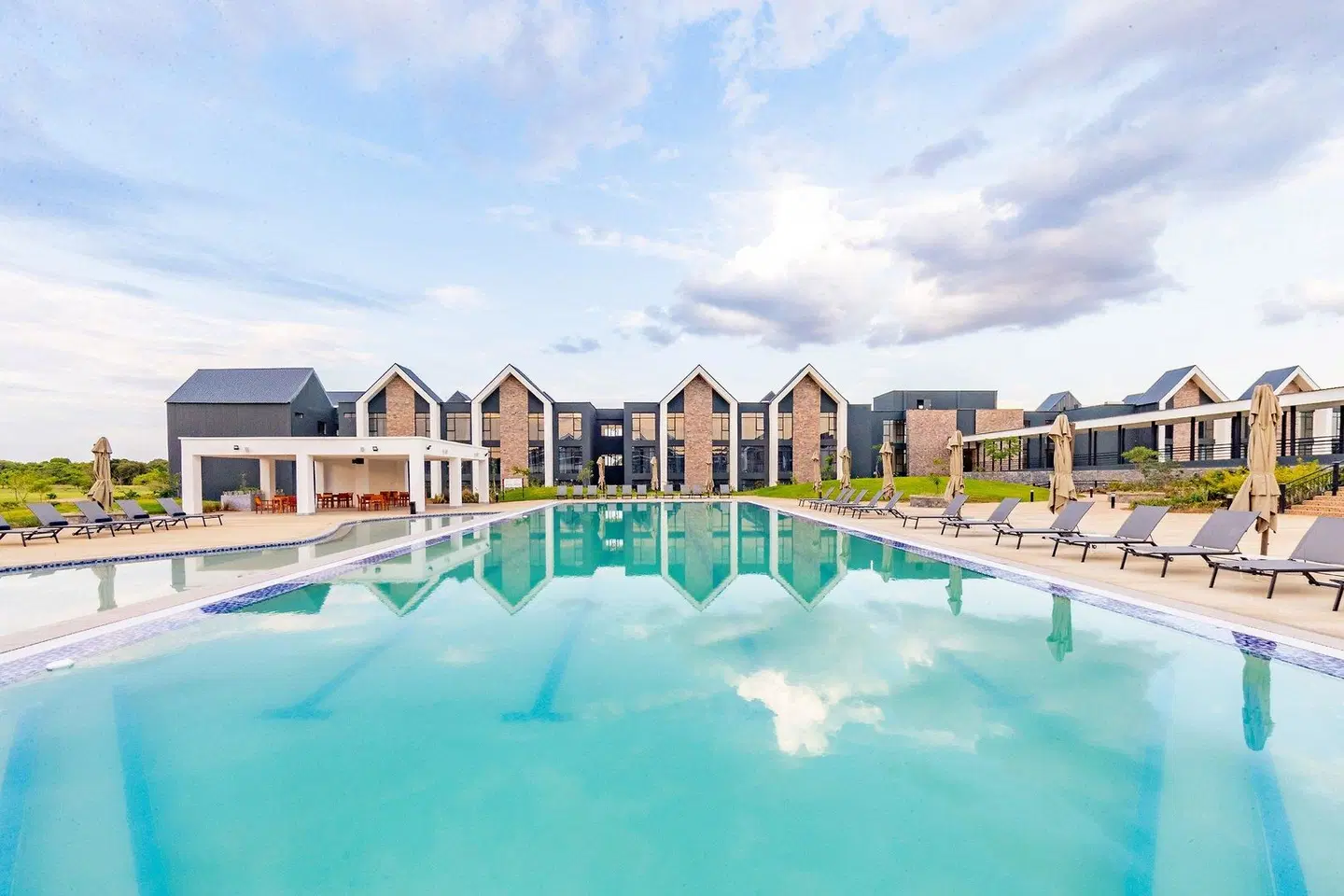 Ciêla, Lusaka, a Tribute Portfolio Resort and Spa OUTDOOR_POOL