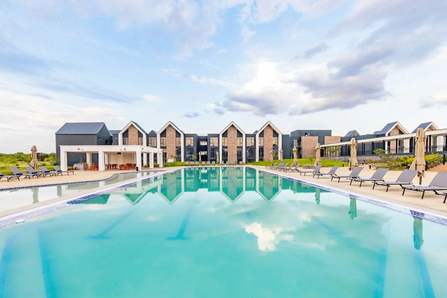 Ciêla, Lusaka, a Tribute Portfolio Resort and Spa OUTDOOR_POOL
