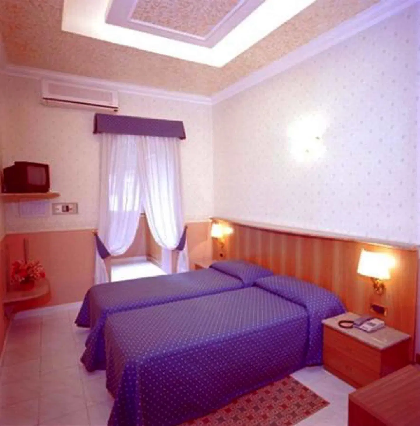 Verona ROOM_EXAMPLE