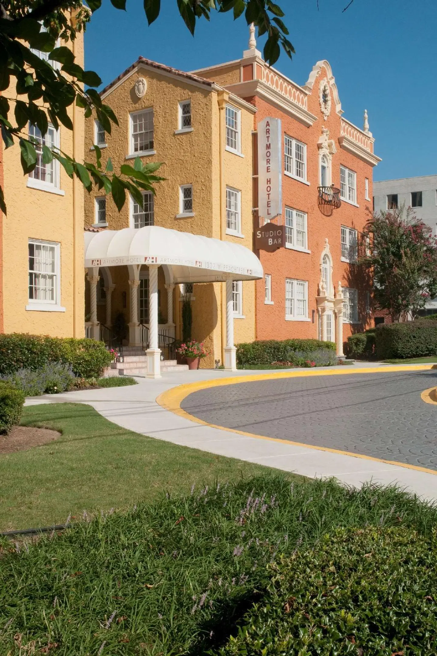 Artmore Hotel EXTERIOR