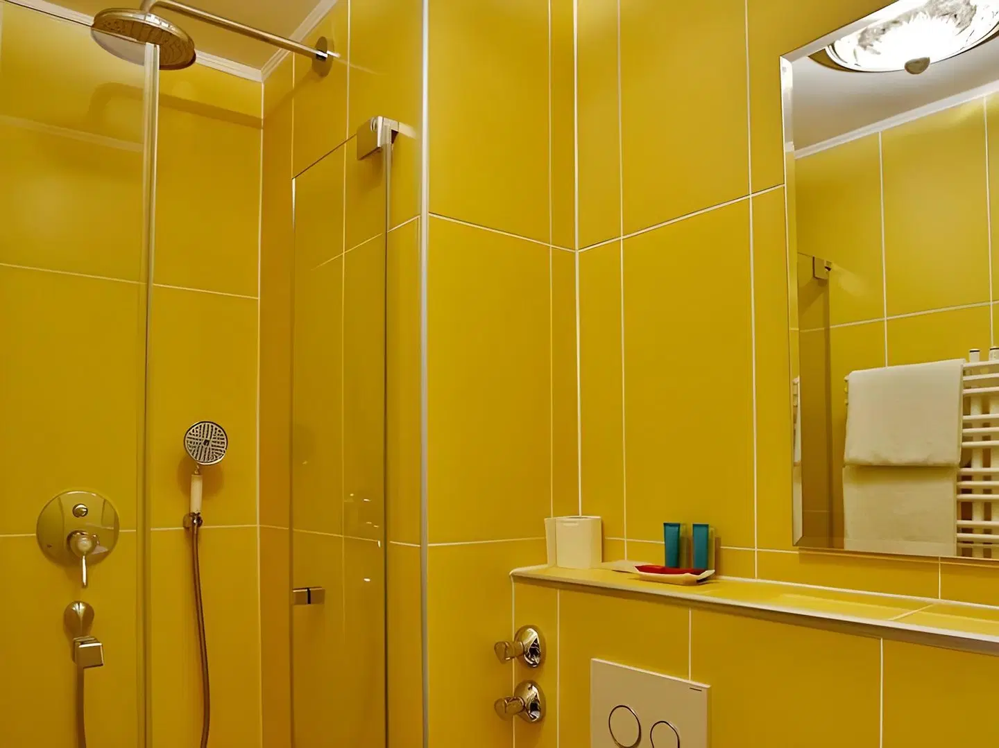 The Suite Hotel Badezimmer