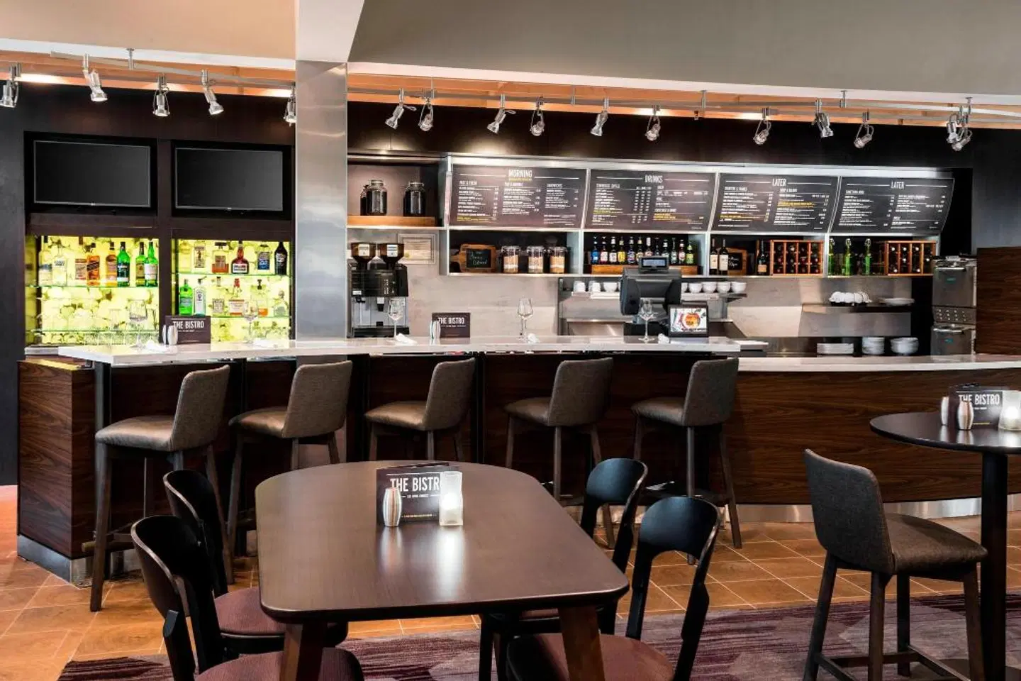 Courtyard by Marriott Chicago O'Hare Bar