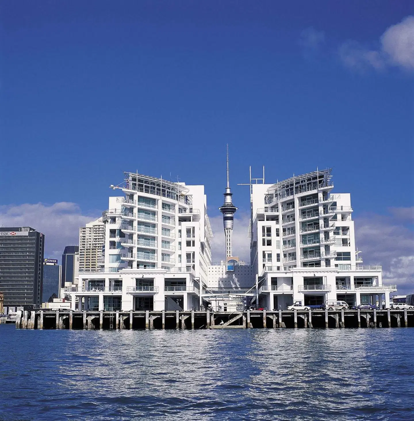 Hilton Auckland EXTERIOR