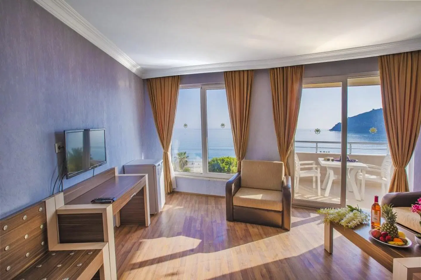 Hawaii Suite Beach Hotel ROOM_EXAMPLE