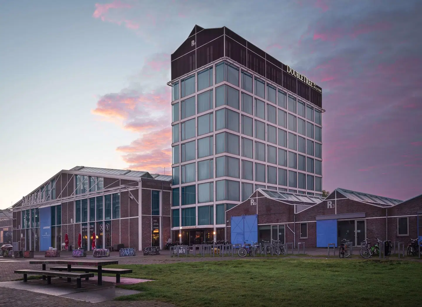 DoubleTree by Hilton Hotel Amsterdam - NDSM Wharf EXTERIOR