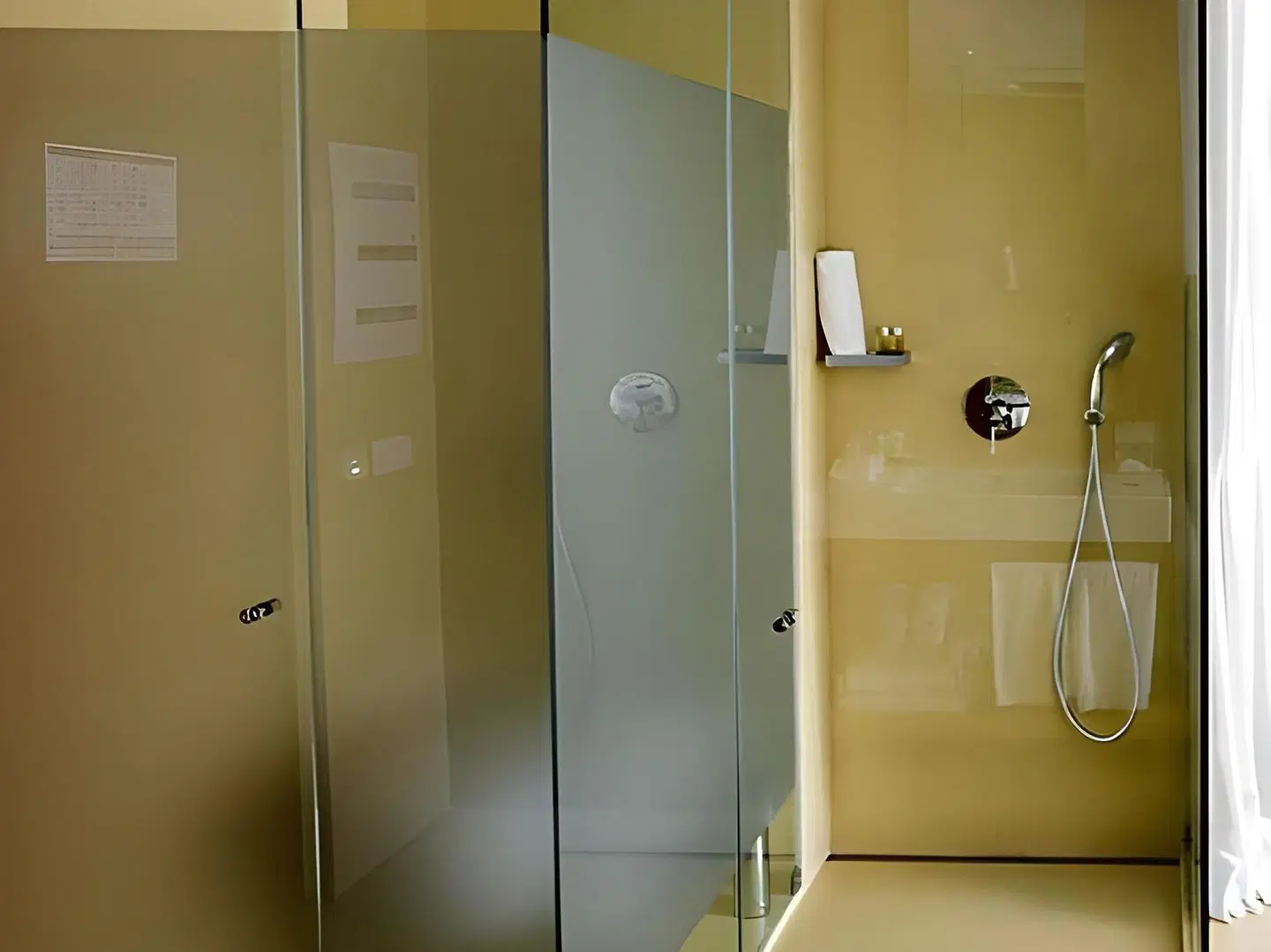 Lagos Avenida Hotel Badezimmer