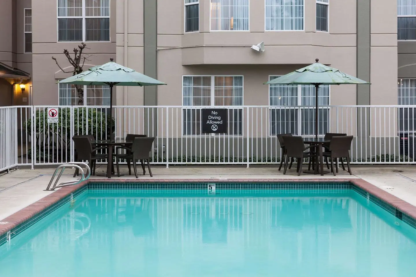 Homewood Suites by Hilton Seattle-Tacoma Airport/Tukwila OUTDOOR_POOL